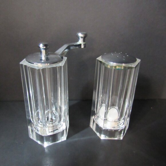 Vintage Clear Acrylic Lucite Mr. Dudley Hexagon Salt and Pepper Mill Set - Picture 4 of 7